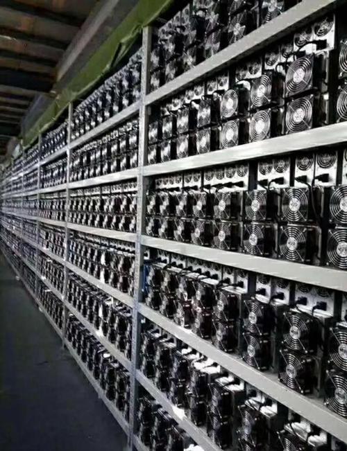 Mining rig with cooling solutions